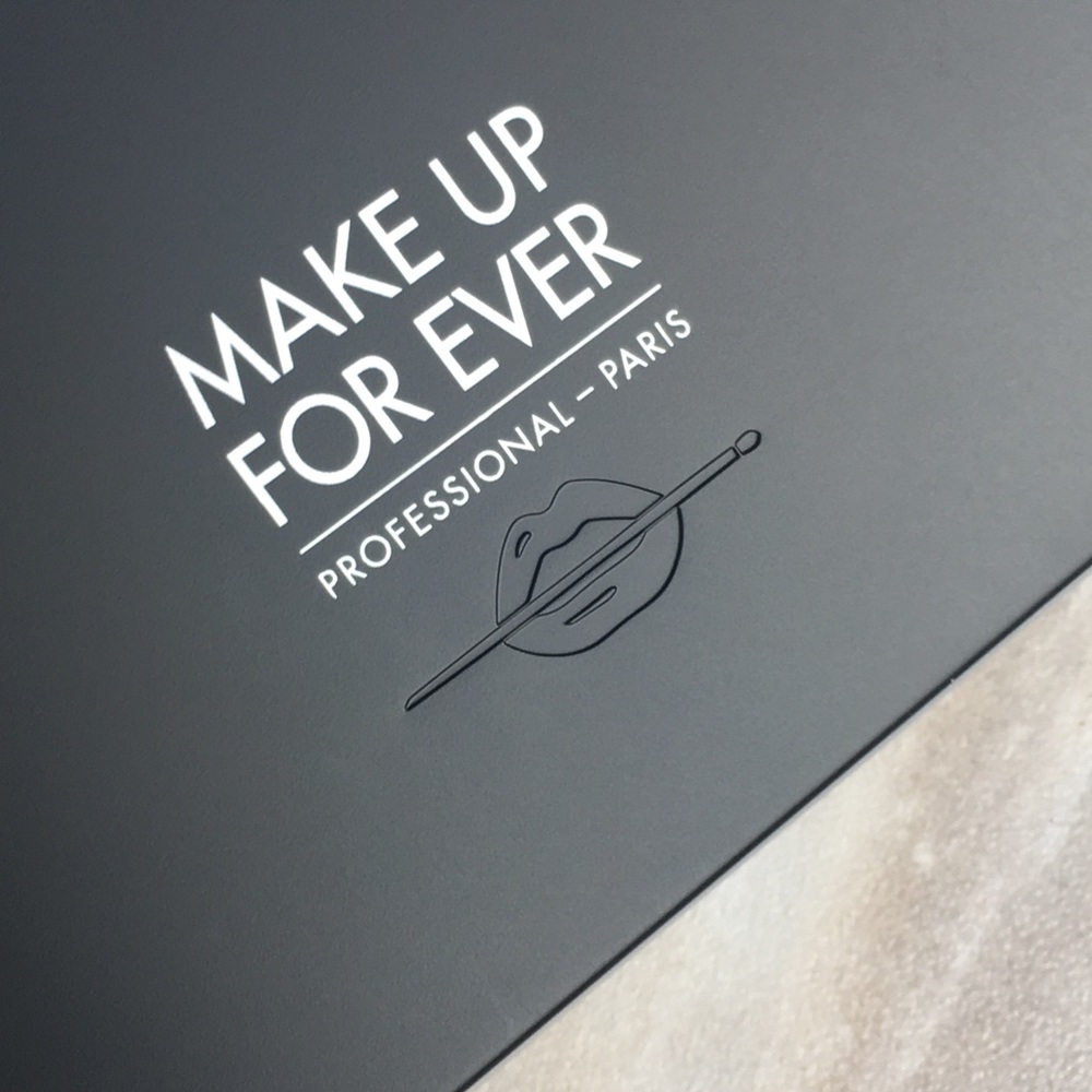 Makeup Forever R410 Matte Velvet Powder Foundation - Picture 6 of 7